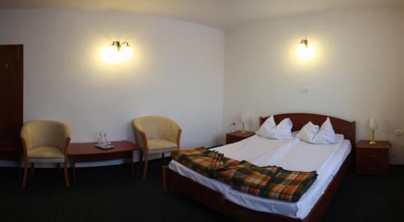 Hotel Paltinis Statjunea Borsa Luaran gambar