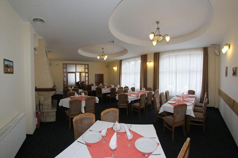 Hotel Paltinis Statjunea Borsa Luaran gambar
