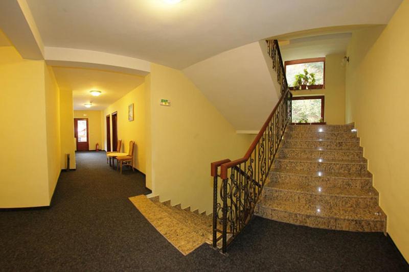 Hotel Paltinis Statjunea Borsa Luaran gambar